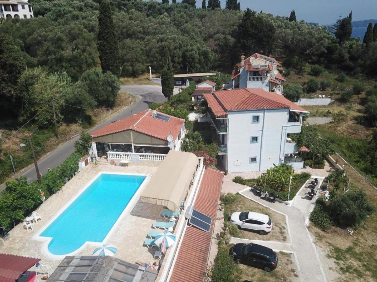 Charming Apartment In Mpenitses With Shared Pool Exterior photo